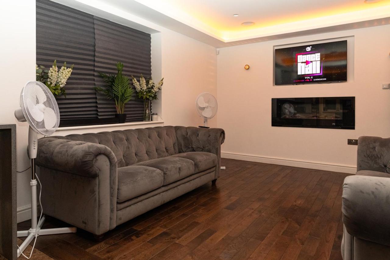 Bonneville House, Private Jacuzzi And Modern Interior Casa vacanze Londra